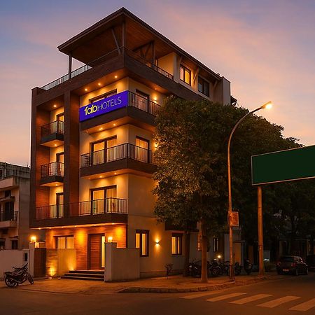 Fabhotel F9 Sector 19 Noida Dış mekan fotoğraf